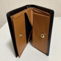 ✨新品✨牛革 折り畳み財布　黒×黄　プレゼント　贈り物　高品質　大容量