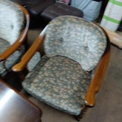 🎉椅子　机　4点セットの画像