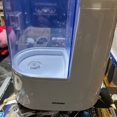 アイリスオーヤマ 加湿器 スチーム式(加熱式) 加湿量 260ml タンク容量 2.4L 7畳 9時間連続加湿 アロマ対応 小型 卓上 デスク用 SHM-260R1-A ブルーの画像