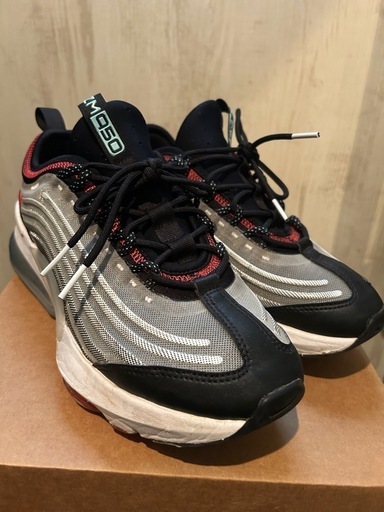 スニーカー NIKE  ZM950