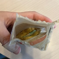 小鳥の餌の画像