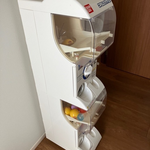 ガチャ本体　カプセルステーション