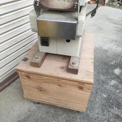 マキタ makita 180㎜超仕上げカンナ LP1802C

の画像