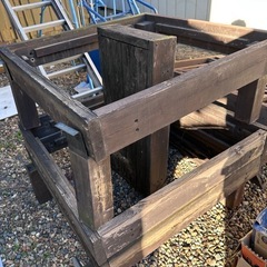 ウッドデッキ　分解済みの画像