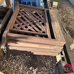 ウッドデッキ　分解済みの画像