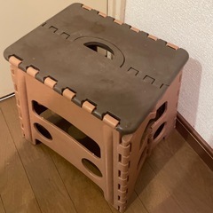 折りたたみ式踏み台 ピンクとグレー　の画像