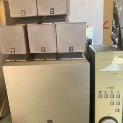 取り引き者様、決定‼️です。　　　　　　　　　　お急ぎ下さい ‼️期間限定価格は本日まで❣️YAMAHA シネマステーション ミニ ホームシアターサウンドシステム TSS-15(W) リヤスピーカースタンド付き未使用品レアの画像