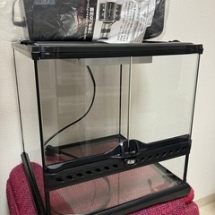 ガラス製爬虫類用ケージ（備品付）