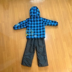 値下げしました。 【美品】ジュニア　ディズニースキーウェアの画像