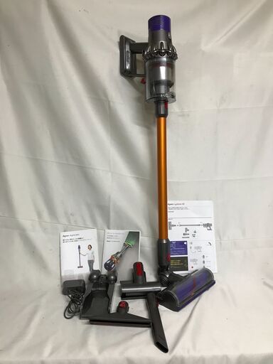 【北見市発】ダイソン dyson コードレスクリーナー SV12 充電器付き ハンディ (E3130ntnY)