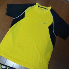 ナイキのTシャツ半袖　М