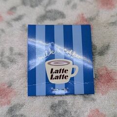 ☆ピンバッジ　Latte Latte　ノベルティ　サイズ：W：約1.0ｃｍ　H：約2.0ｃｍ　中古品　200円の画像