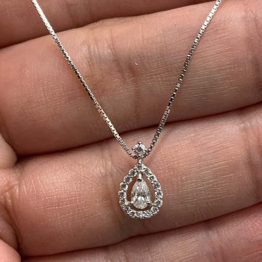 K18WG ダイヤモンド　ネックレス　2.7g 中0.18ct