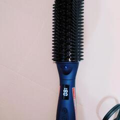 ヘアアイロン 【新品同様】（半額以下）   ブラシ型アイロン（マイナスイオン）の画像