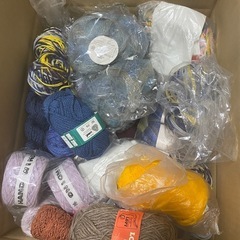 【取引中】毛糸 箱120サイズにいっぱい！の画像