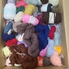 【取引中】毛糸 箱120サイズにいっぱい！の画像