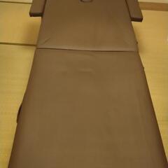 施術用折りたたみベッド