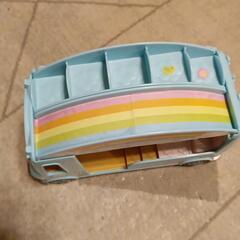にじいろ幼稚園バスの画像