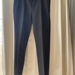 グレー スーツの画像