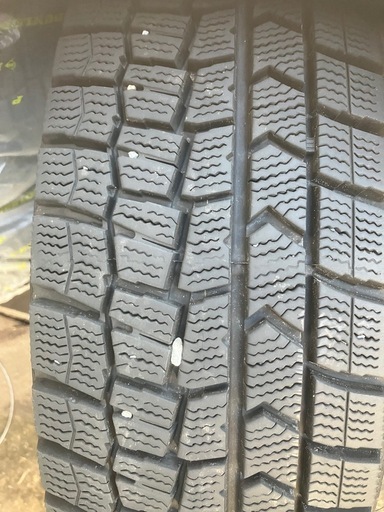 ダンロップスタッドレス185/70/14タイヤ4本セット