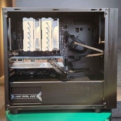 「RTX 4070搭載ゲーミングPC」の画像