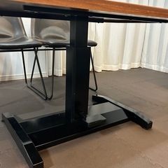 【高さ調節可能】ダイニングテーブルの画像