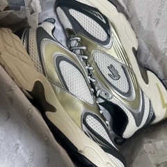 本日限定お値段LACOSTEスニーカー新品商品
