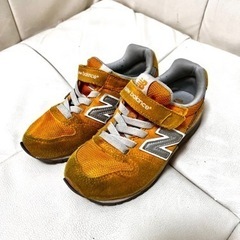 New Balance キッズシューズ 千鳥格子/イエロー　17センチの画像