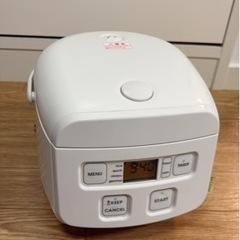アマダナ　2017年製　中古 炊飯器