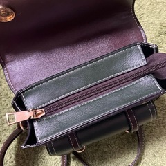 【美品】レザーリュック ダークブラウン グリーン 合皮蜂 ハチ Beeの画像