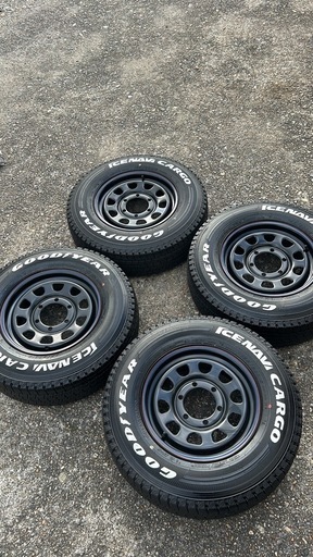 ハイエース　デイトナ　Goodyear Eagle スタッドレスタイヤ