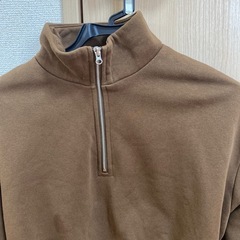 GU トレーナー　ショート丈　レディースの画像