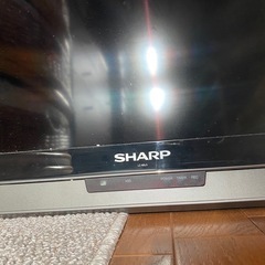 シャープ　60V型