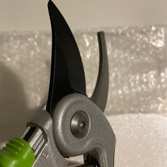 枝切りばさみの画像