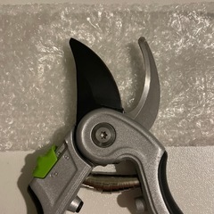 枝切りばさみの画像