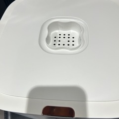新品米びつ　容器　ドッグフード入れとしても！ の画像