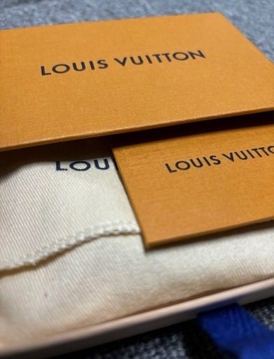 LOUIS VUITTON キーホルダー 黒