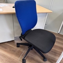 【値下】オフィス用デスク（椅子付き）の画像