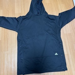 adidasパーカー
