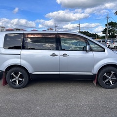 デリカD5  2輪駆動　ガソリン車