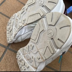 studio seven スニーカーの画像