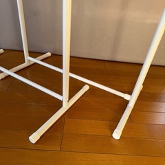 ニトリ　ハンガーラック　２本の画像