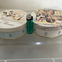 お菓子の缶まとめ売りの画像