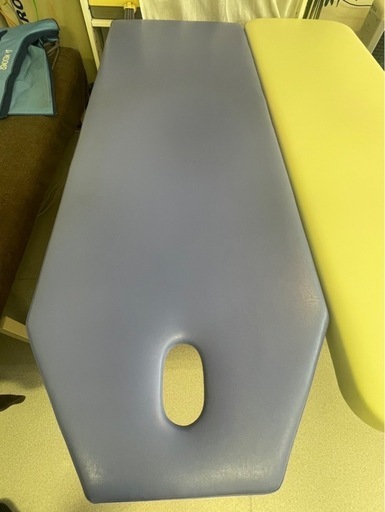 エステ　指圧ベット2台セット　内電動1台