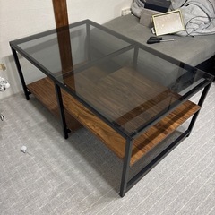 美品✨ガラスローテーブルの画像