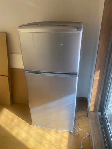 予約済み【中古】冷蔵庫 109L サンヨー SANYO SR-111K-SB　 単身向き シルバー ドアポケット