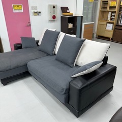 【超美品‼️】定価139,000円♪ ニトリ 249cm幅3人掛けカウチソファ(キングダム3KD) 合成皮革×布製グレー♪の画像