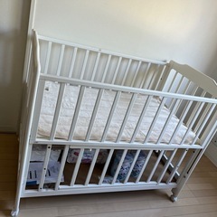 カトージ　ベビーベッド　の画像