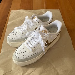 スニーカー　NIKE 24cm