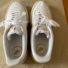 スニーカー　NIKE 24cmの画像